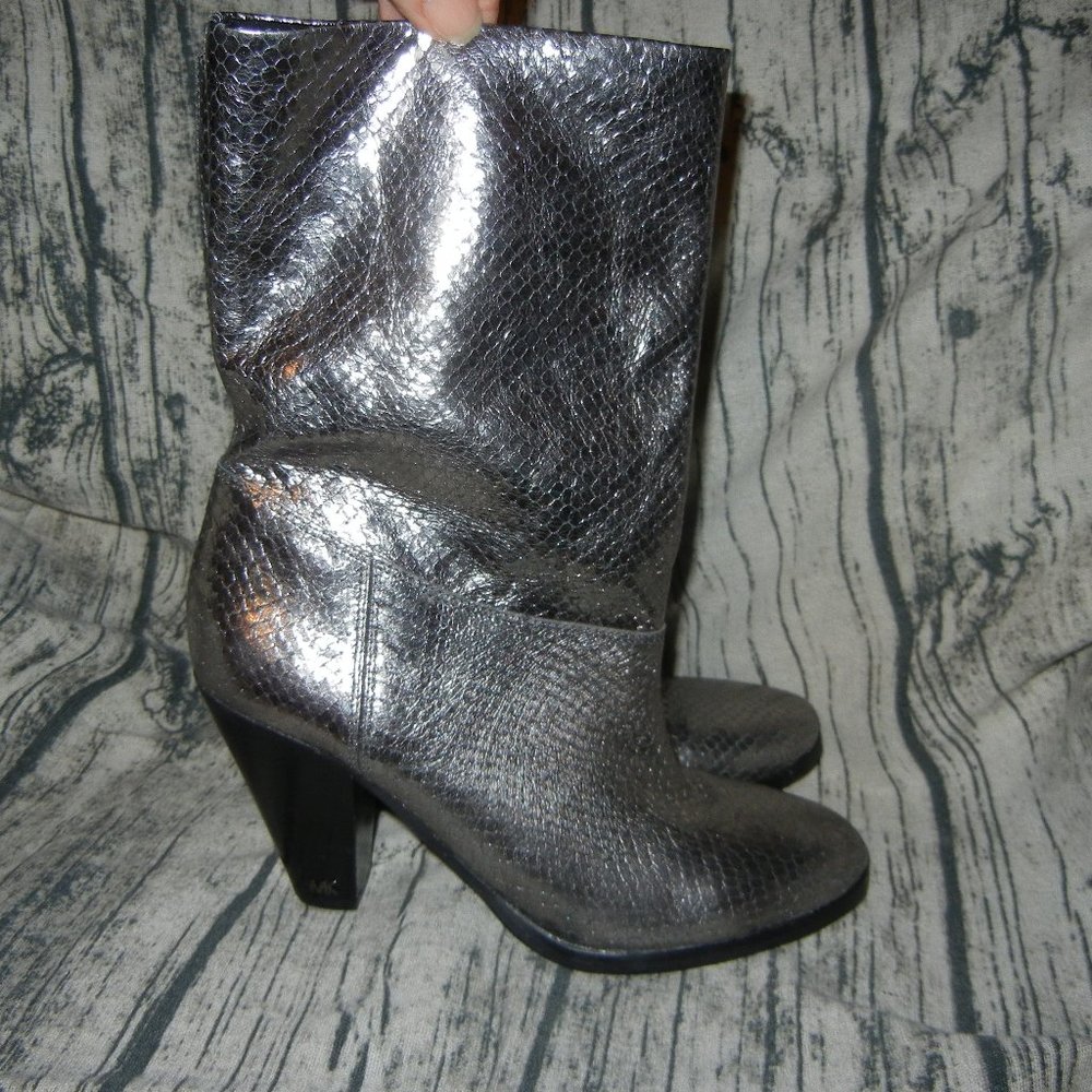 New 6.5 MICHAEL KORS Metallic Silver Booties Divia